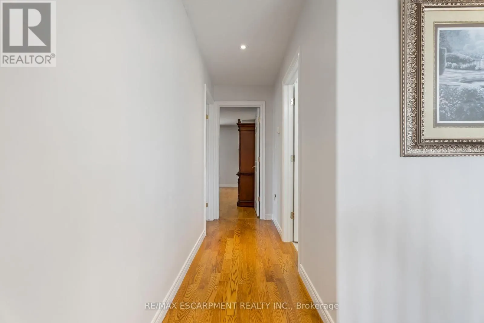22 SHADELAND CRESCENT