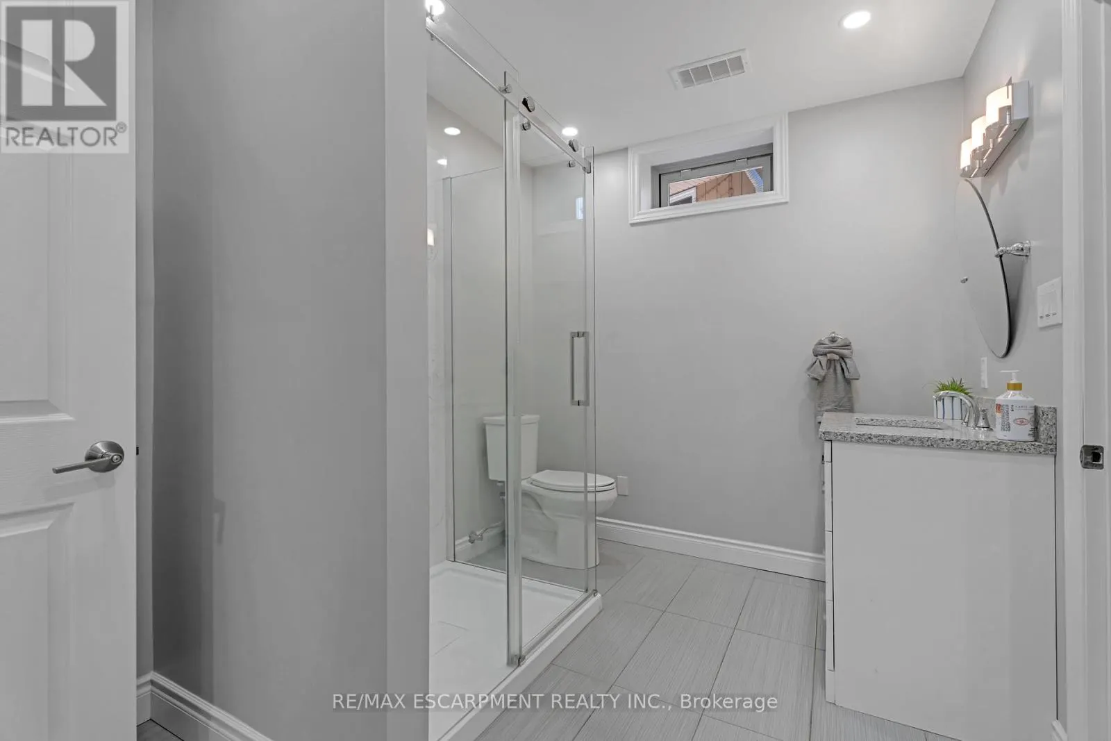 22 SHADELAND CRESCENT