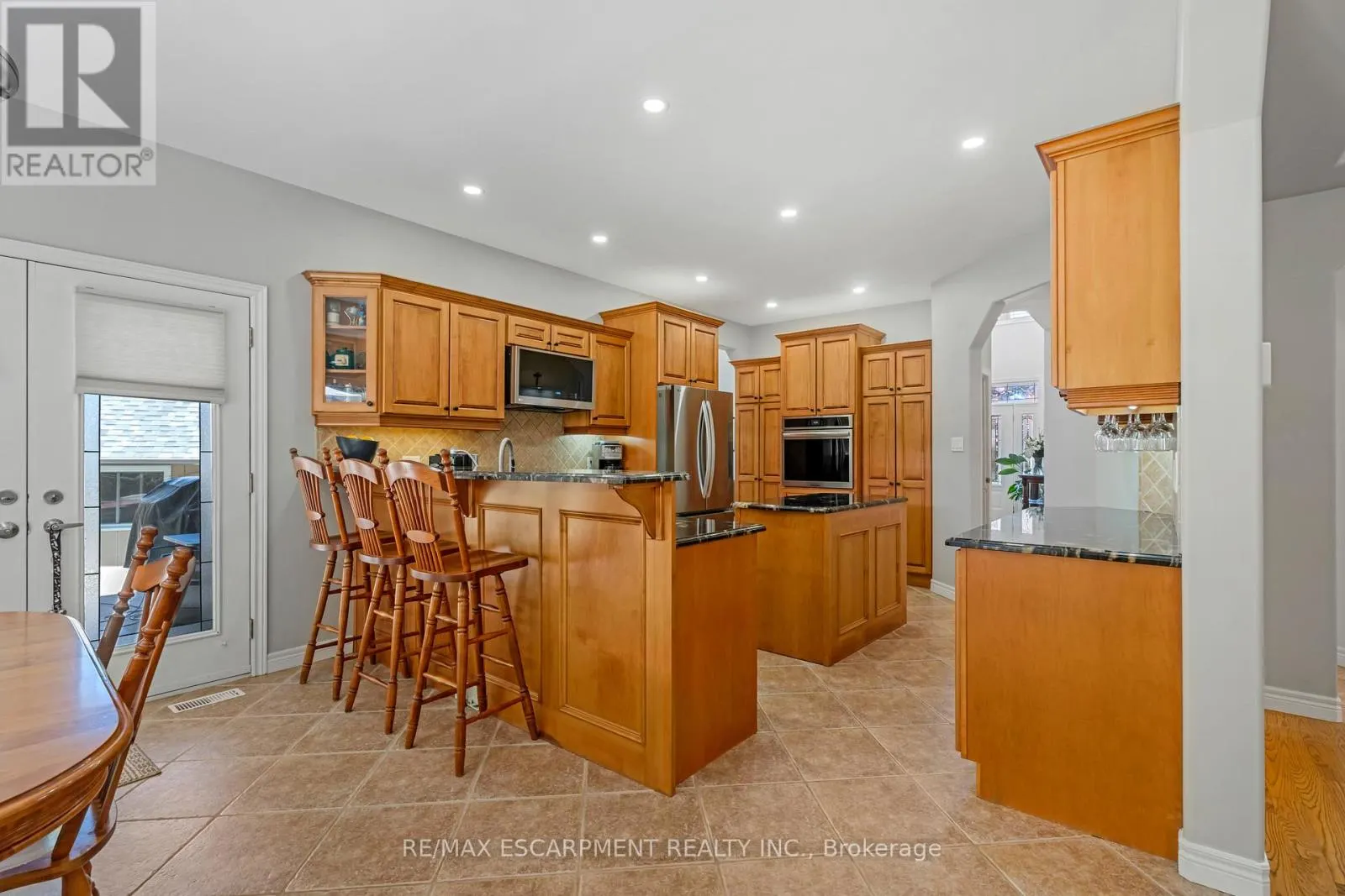 22 SHADELAND CRESCENT