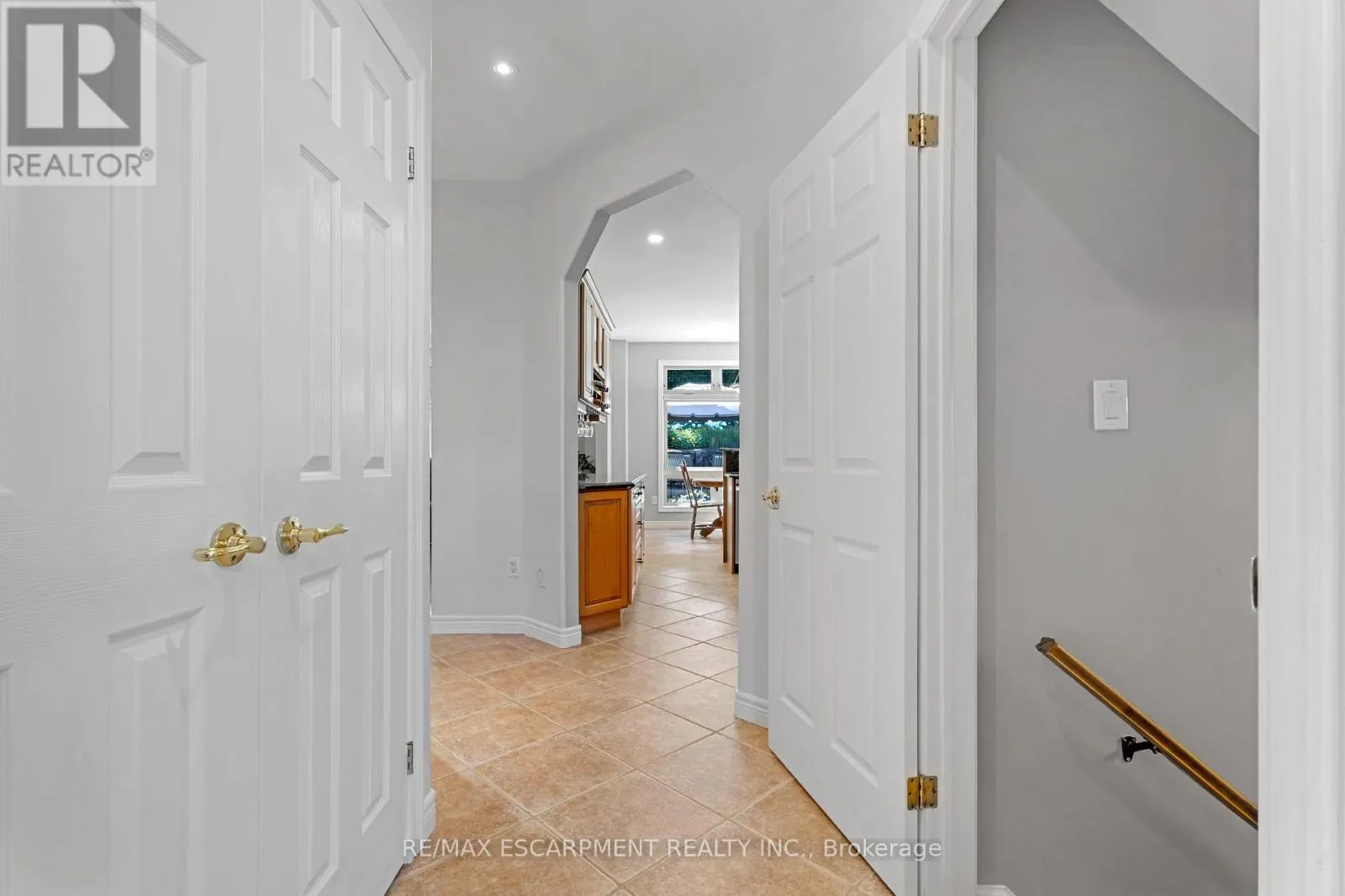 22 SHADELAND CRESCENT