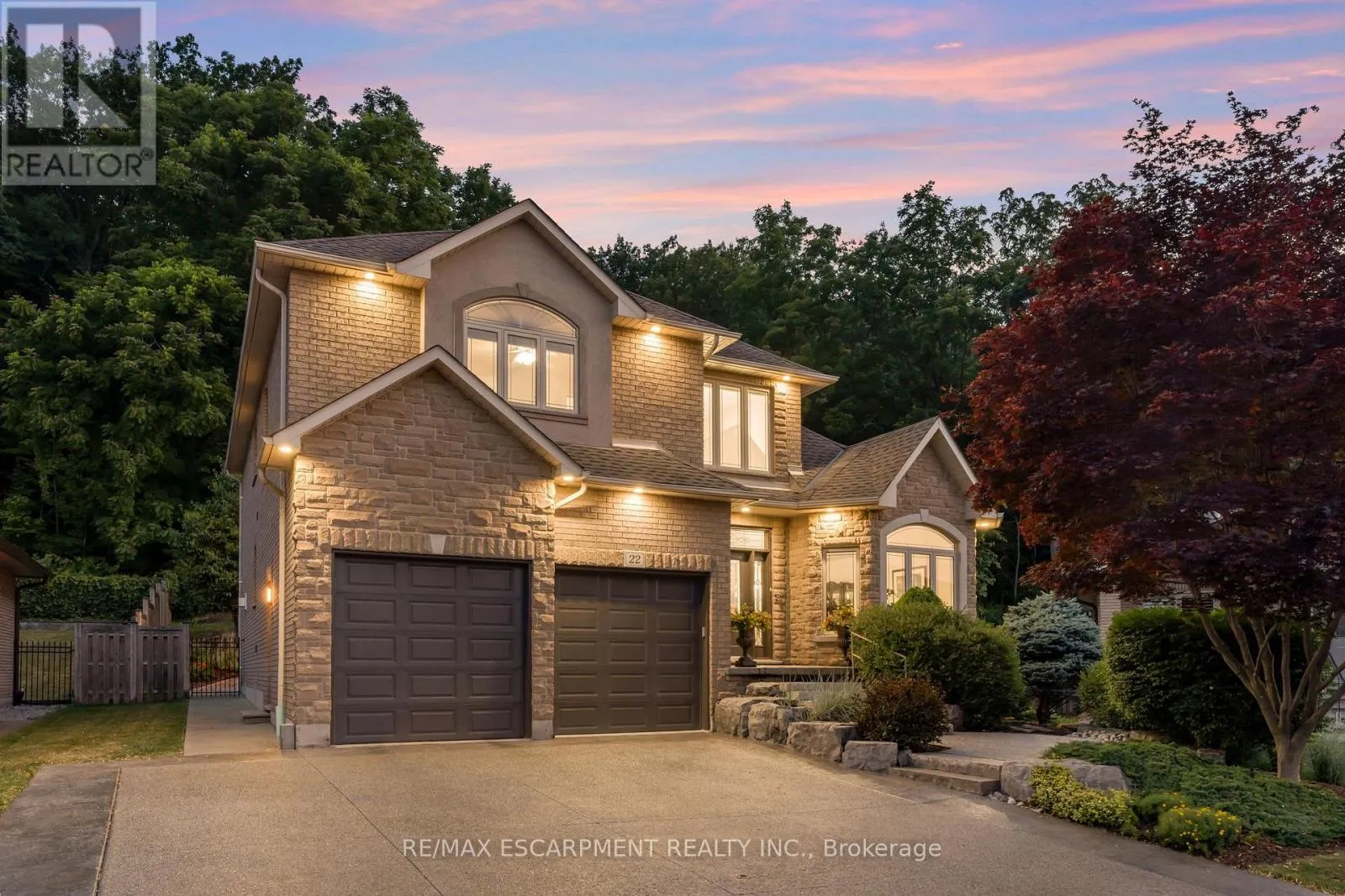 22 SHADELAND CRESCENT