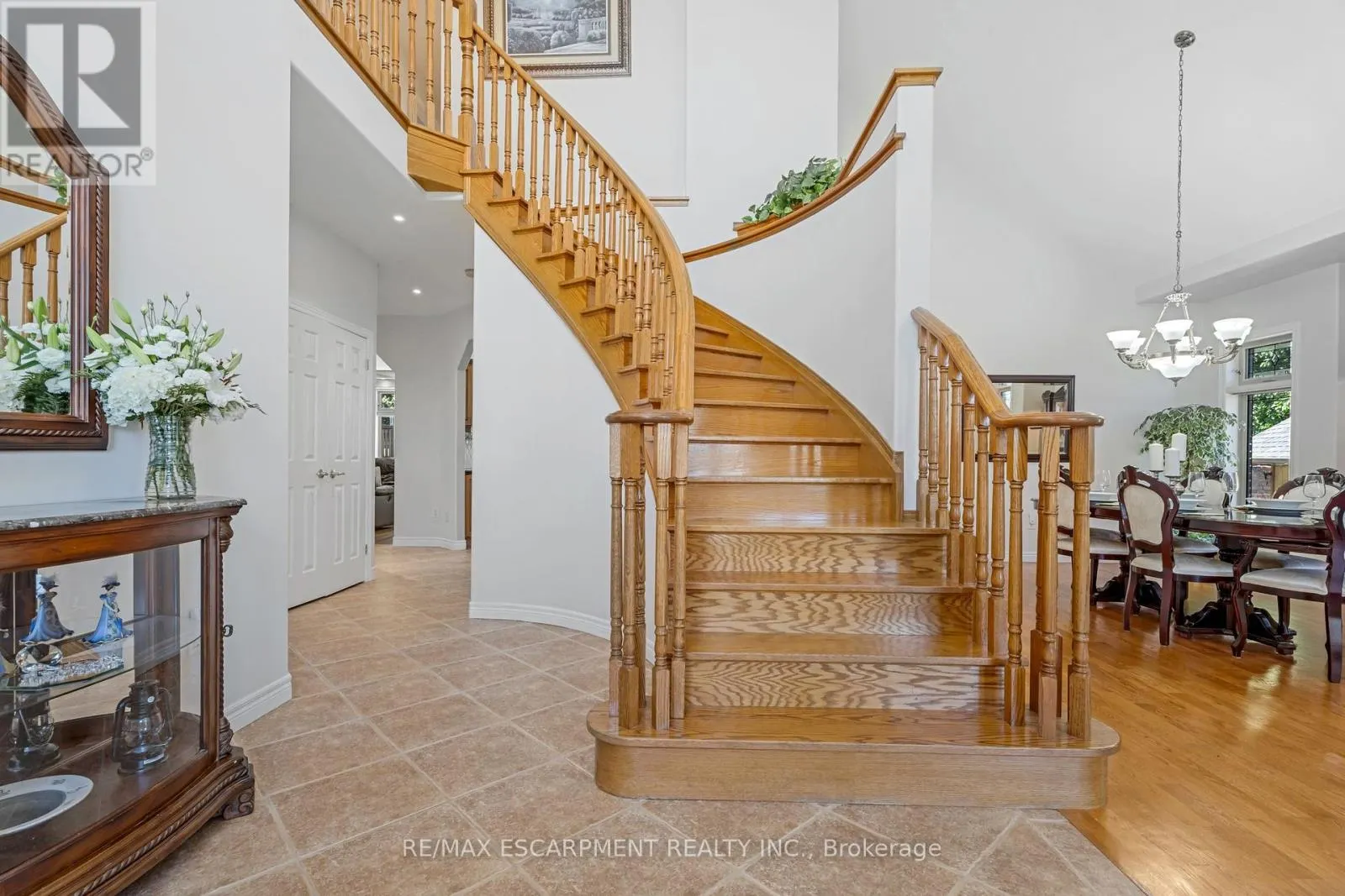 22 SHADELAND CRESCENT