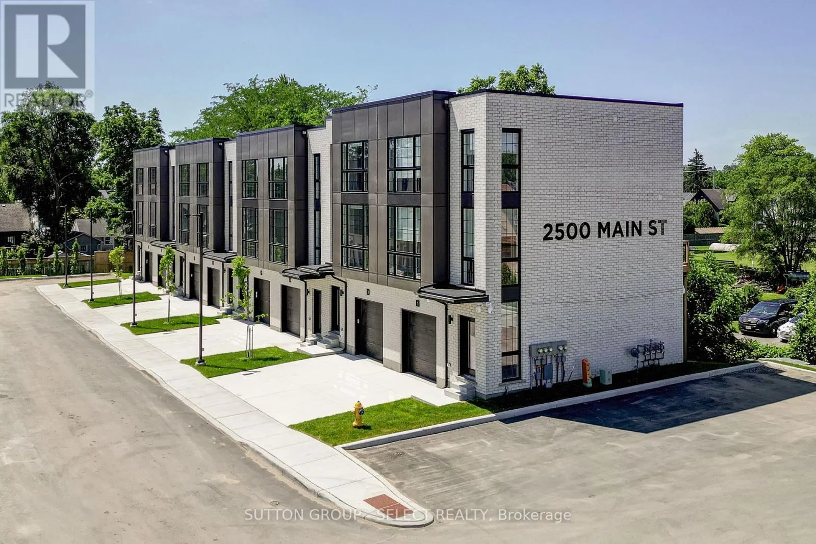 3 - 2500 MAIN STREET, #3
