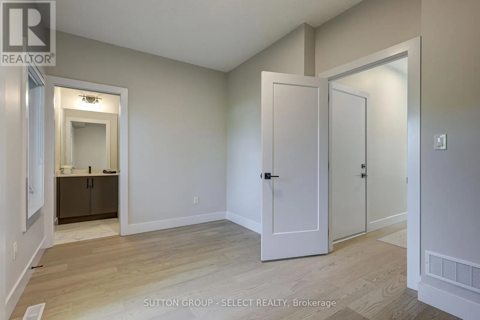 3 - 2500 MAIN STREET, #3