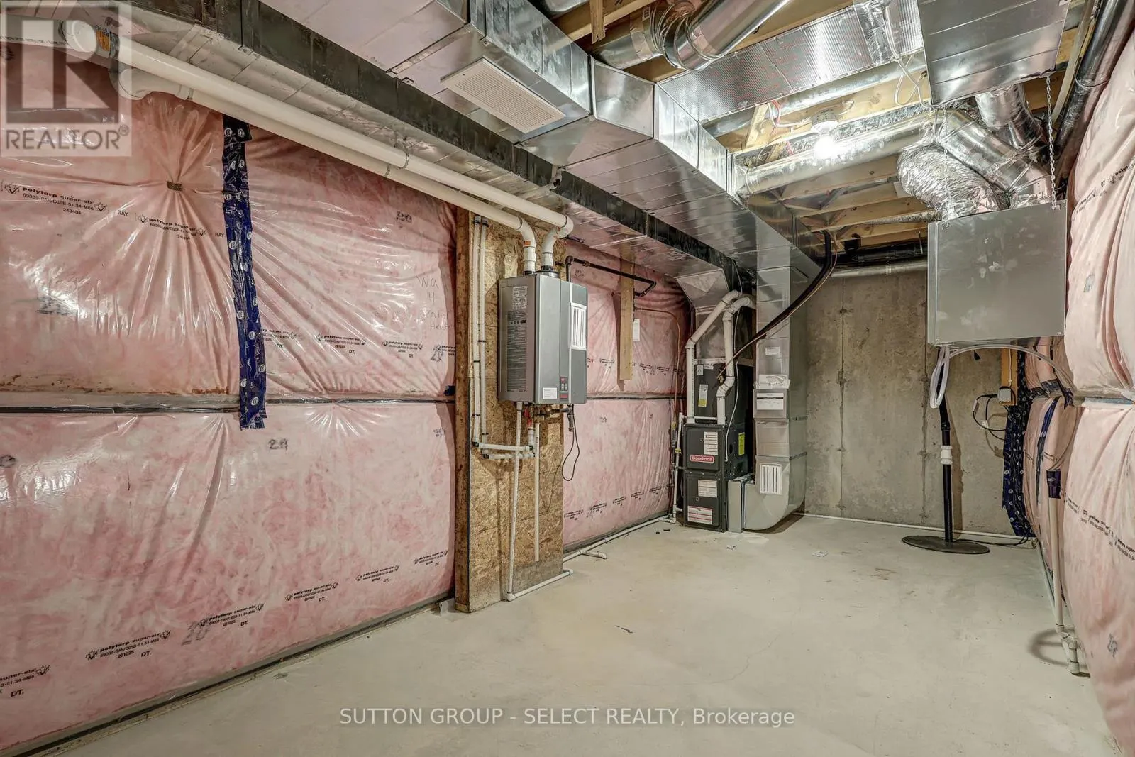 3 - 2500 MAIN STREET, #3