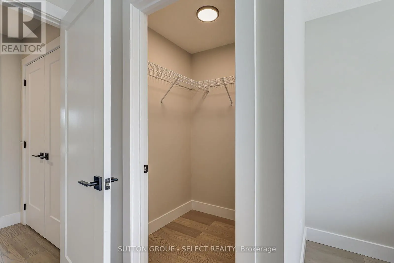 3 - 2500 MAIN STREET, #3