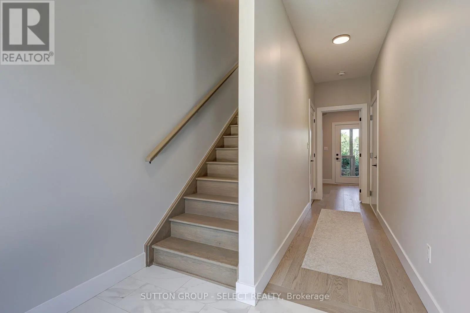 3 - 2500 MAIN STREET, #3