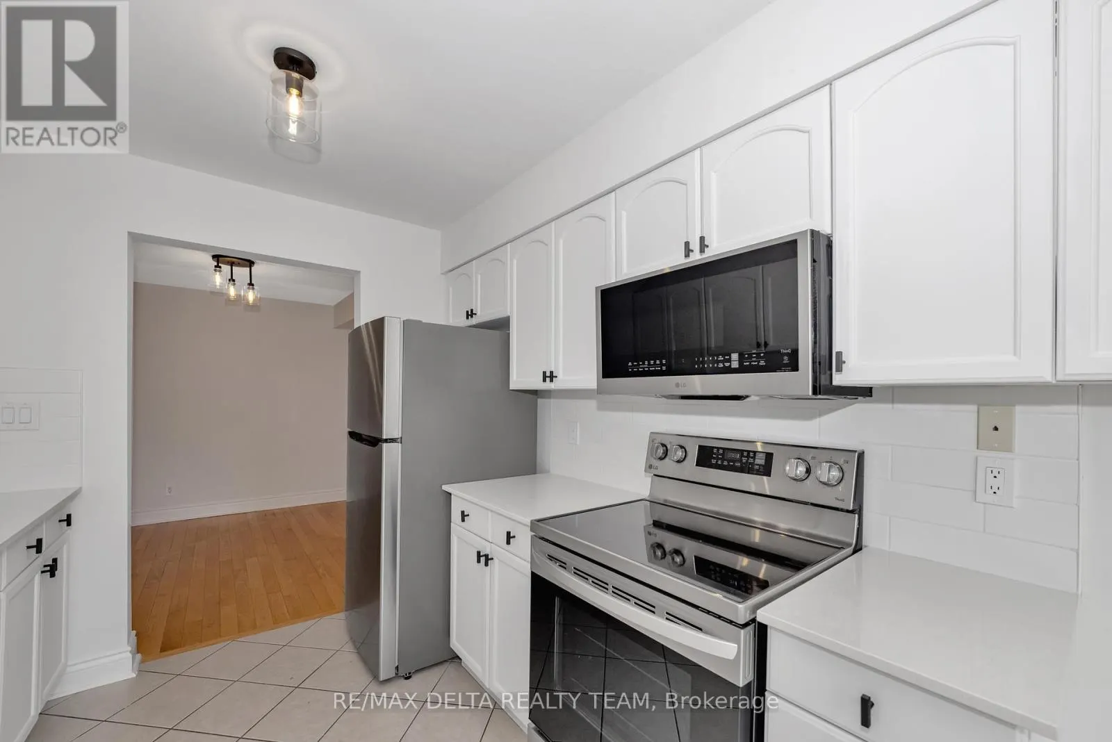 551 CASABELLA DRIVE