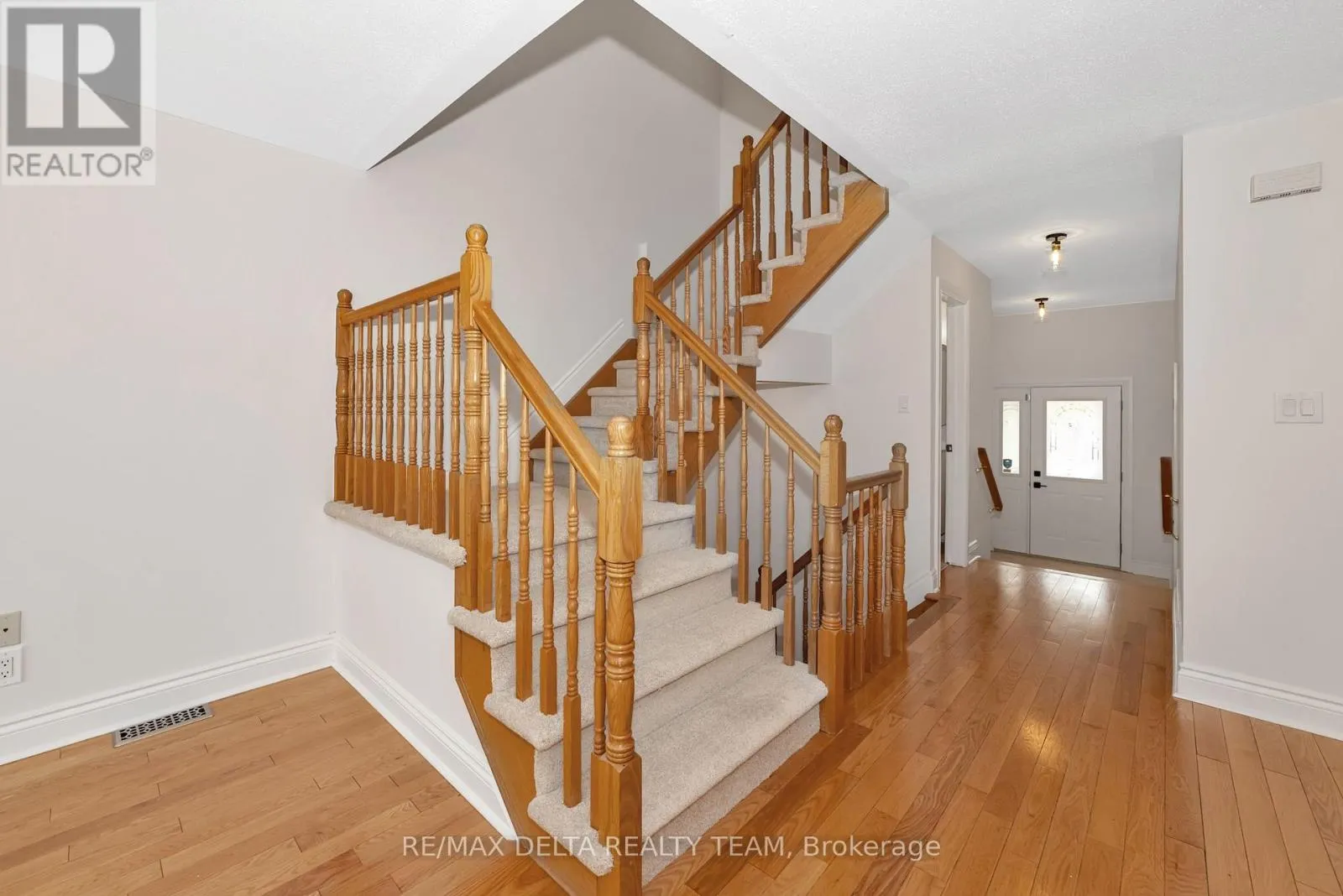 551 CASABELLA DRIVE