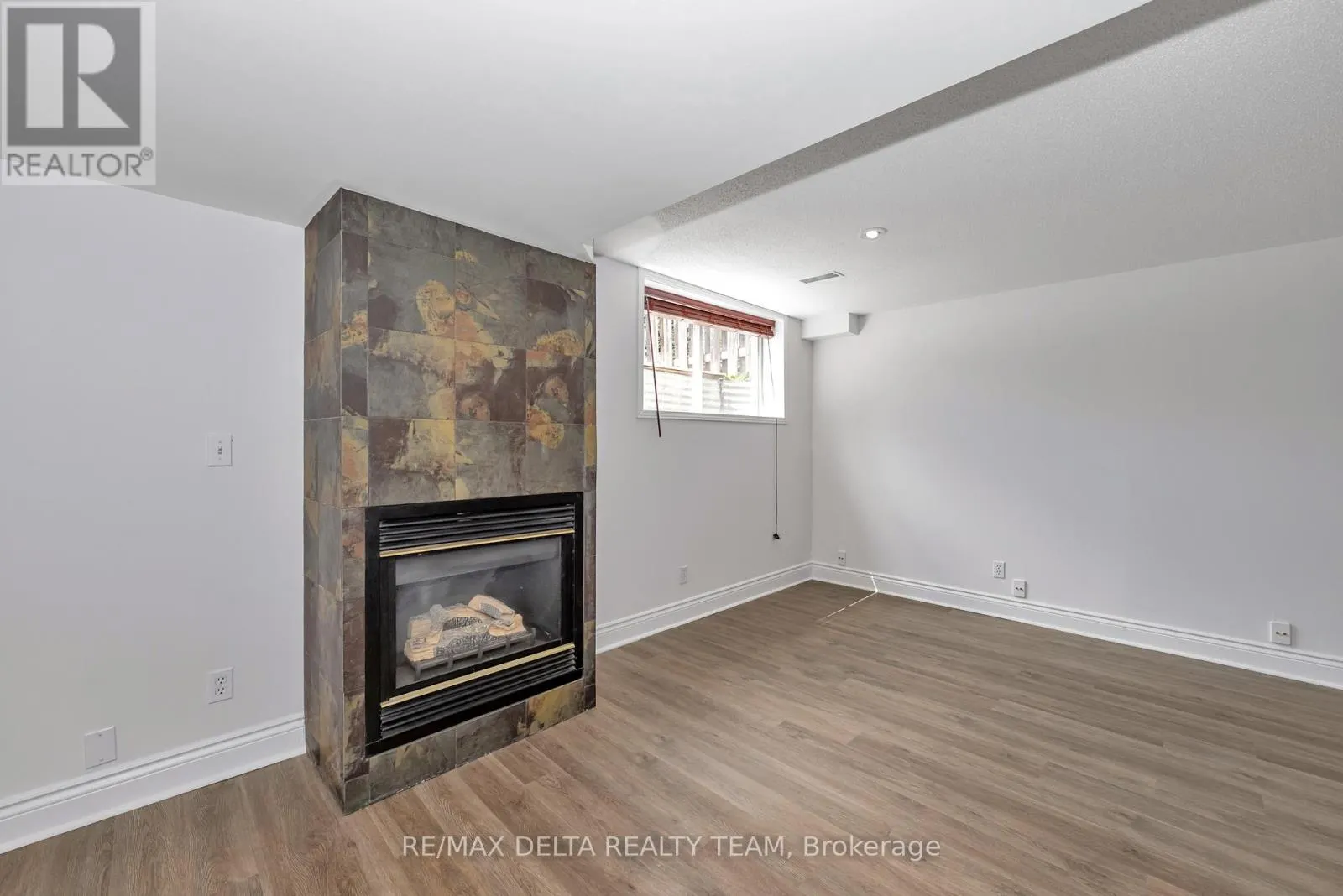 551 CASABELLA DRIVE