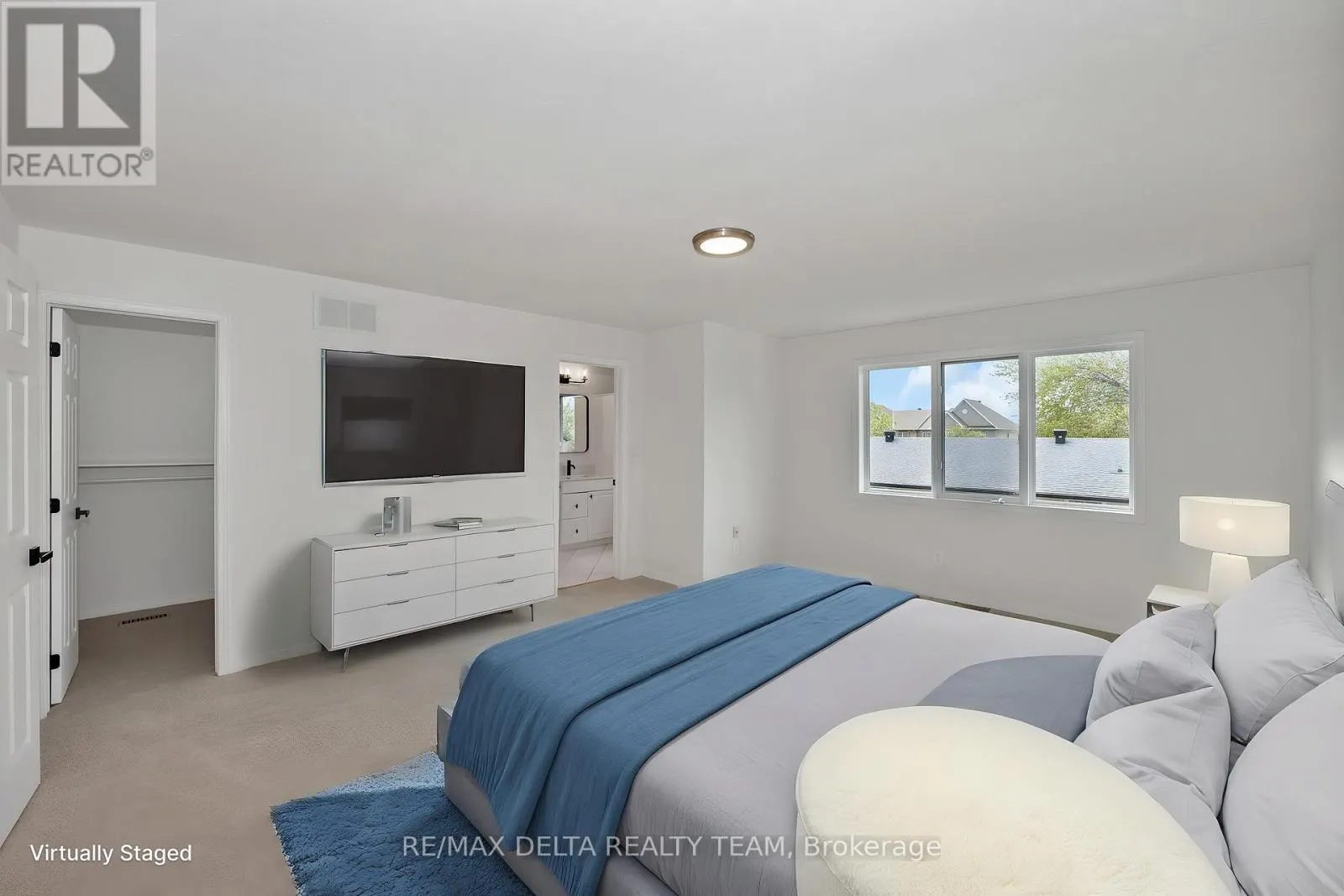 551 CASABELLA DRIVE