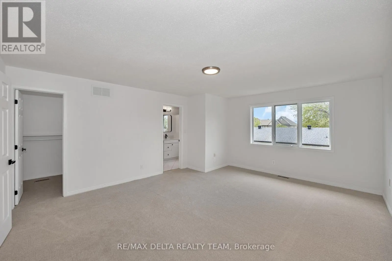 551 CASABELLA DRIVE