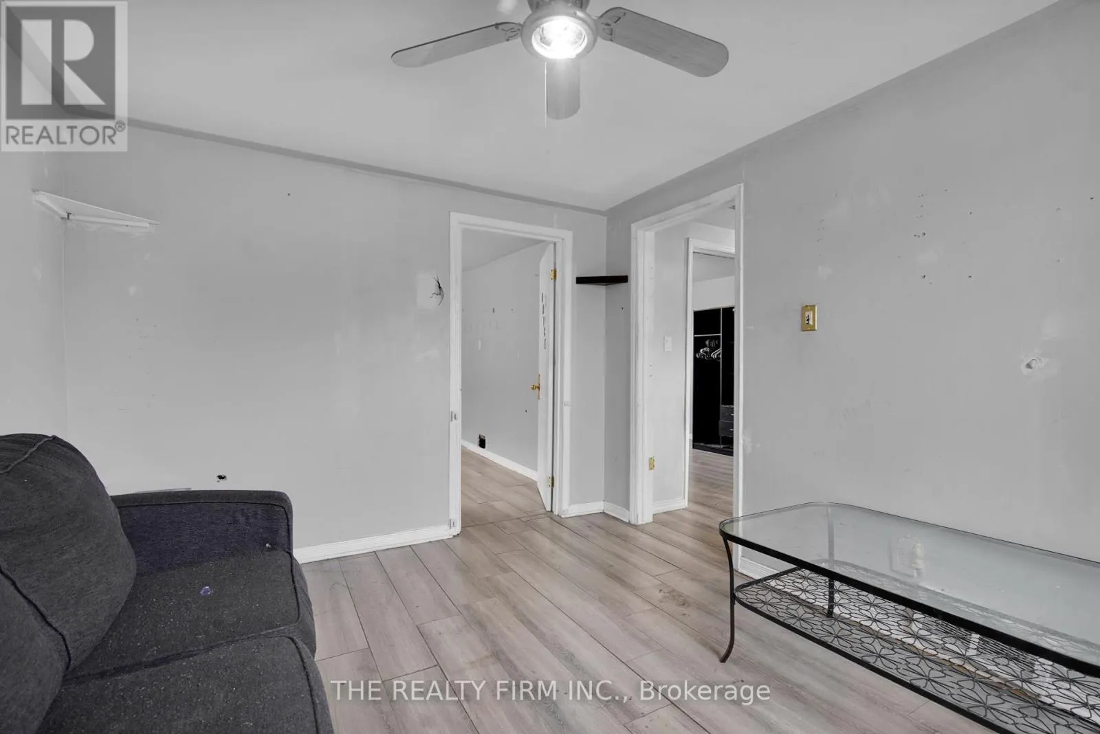 524 SIMCOE STREET