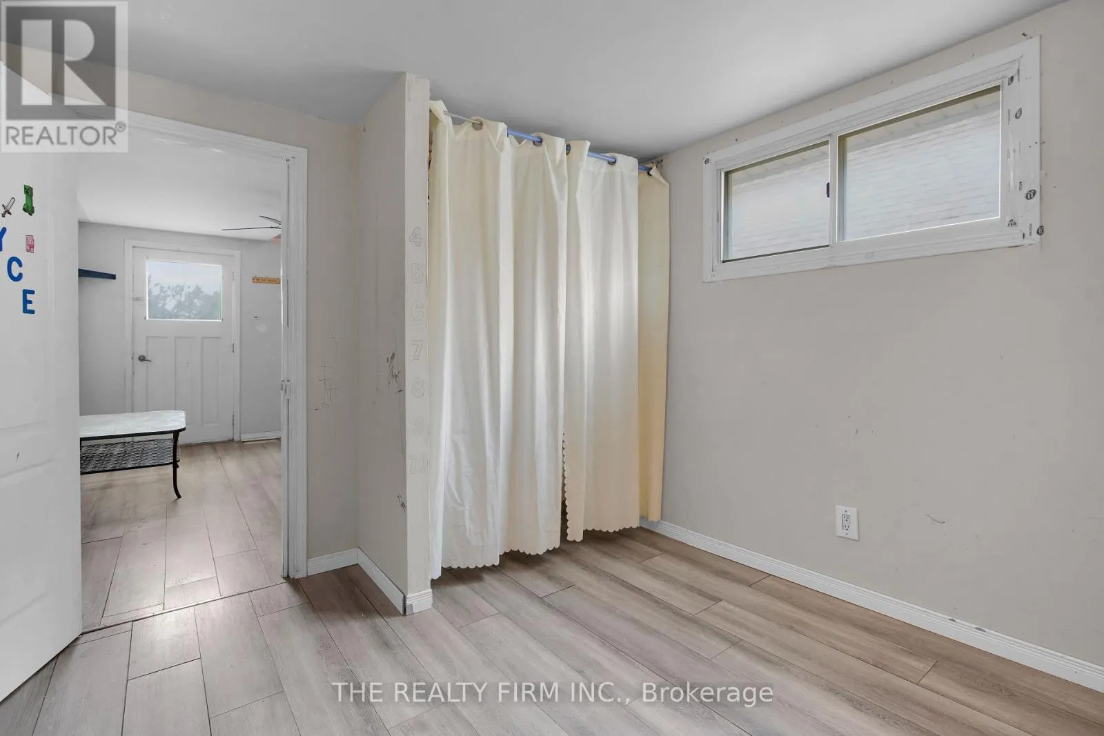 524 SIMCOE STREET
