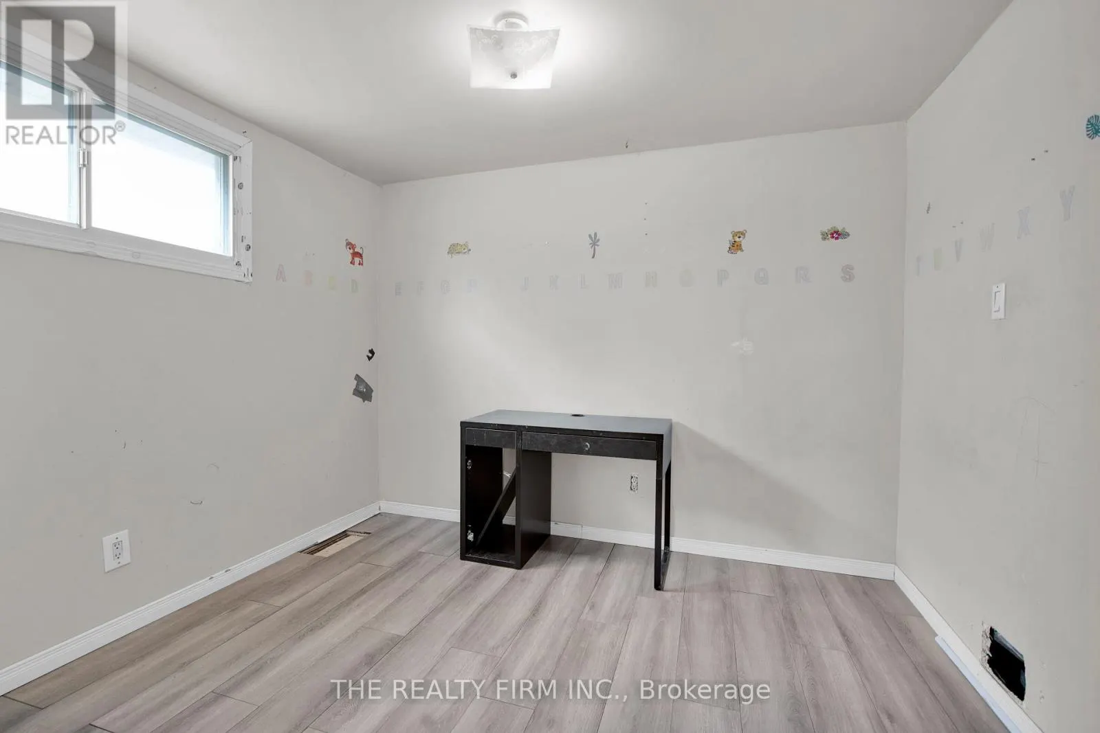 524 SIMCOE STREET