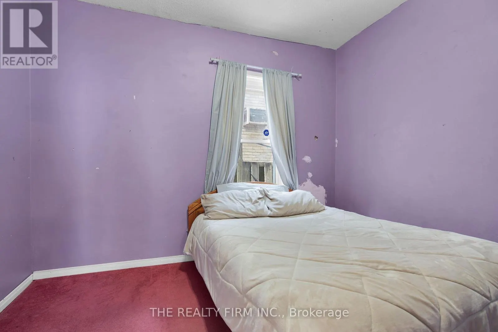 524 SIMCOE STREET