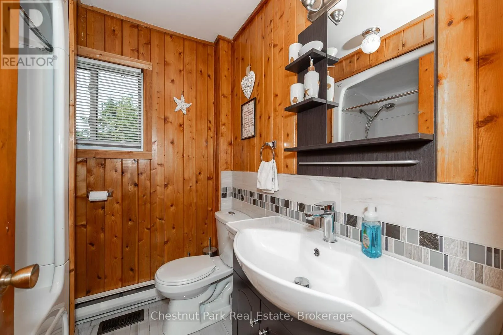 8 LITTLE COVE ROAD