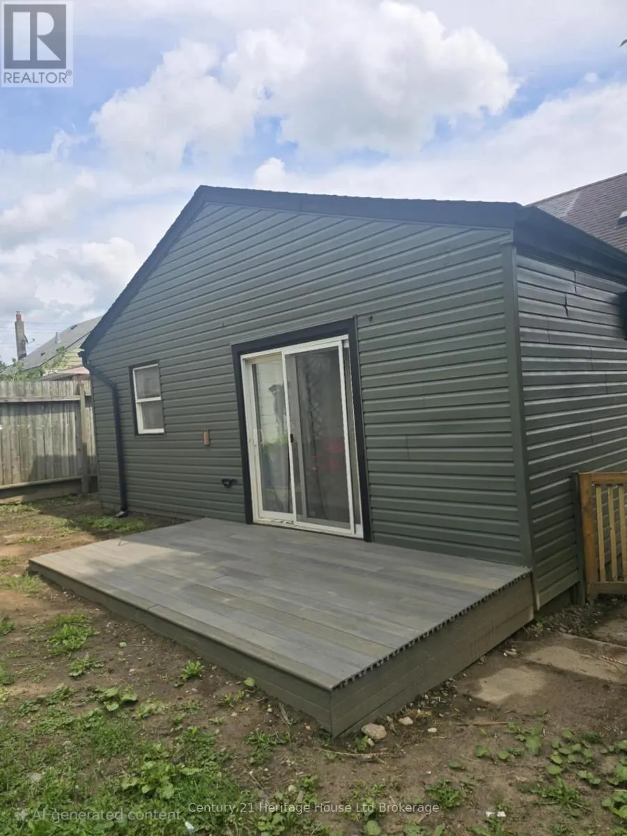 683 ELIZABETH STREET