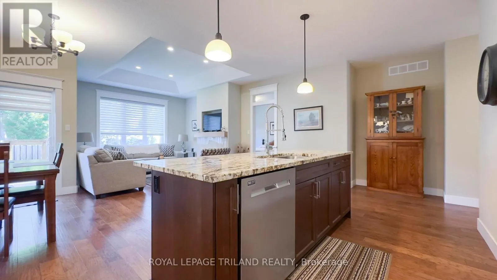 21 CREEK SIDE PLACE