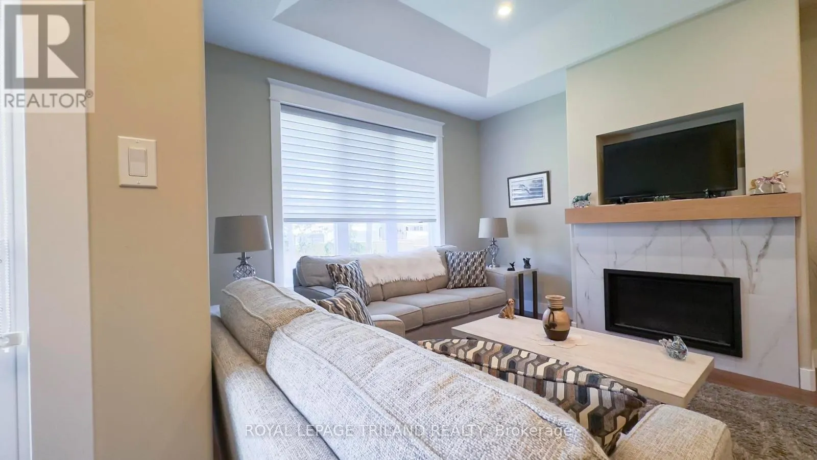 21 CREEK SIDE PLACE