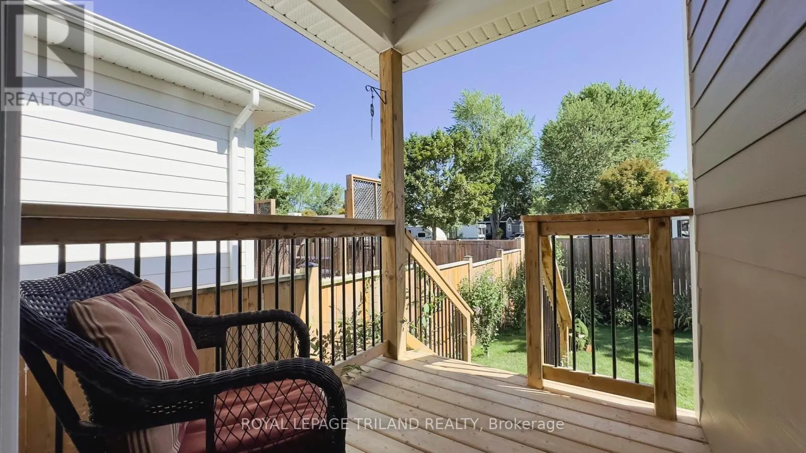 21 CREEK SIDE PLACE