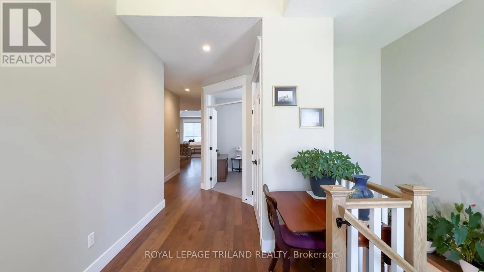 21 CREEK SIDE PLACE