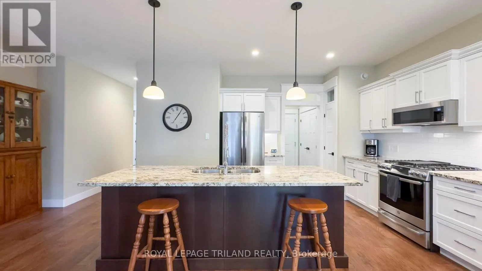 21 CREEK SIDE PLACE