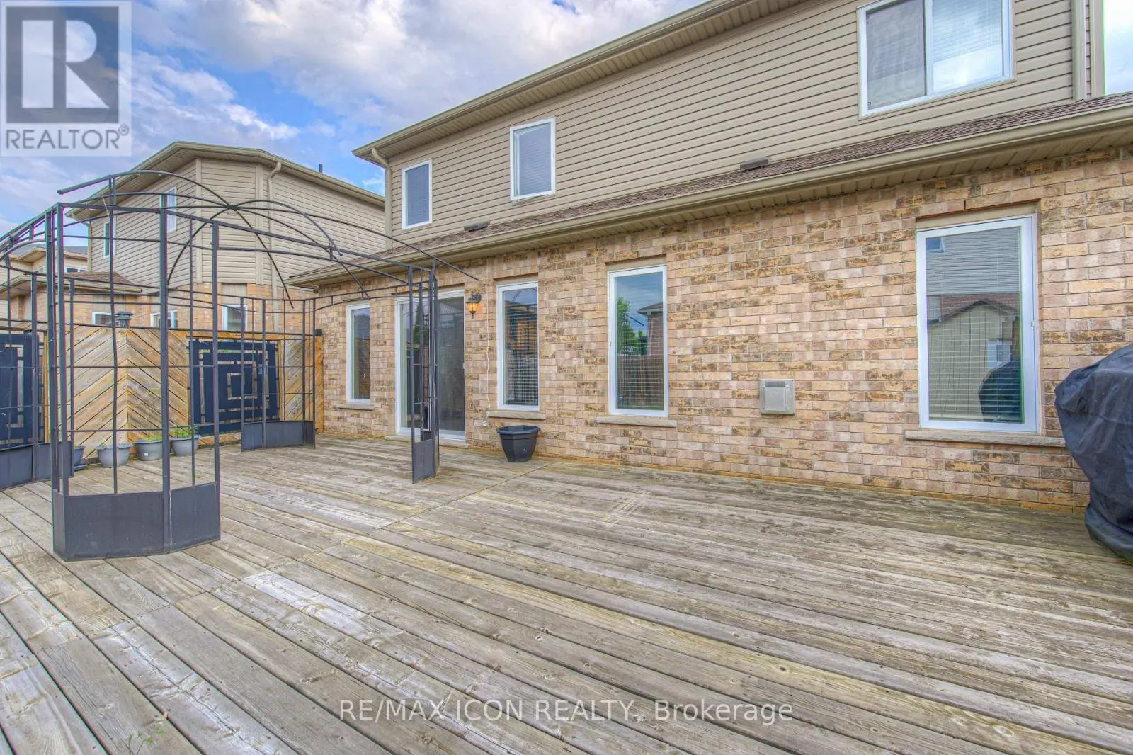 139 PEBBLECREEK DRIVE