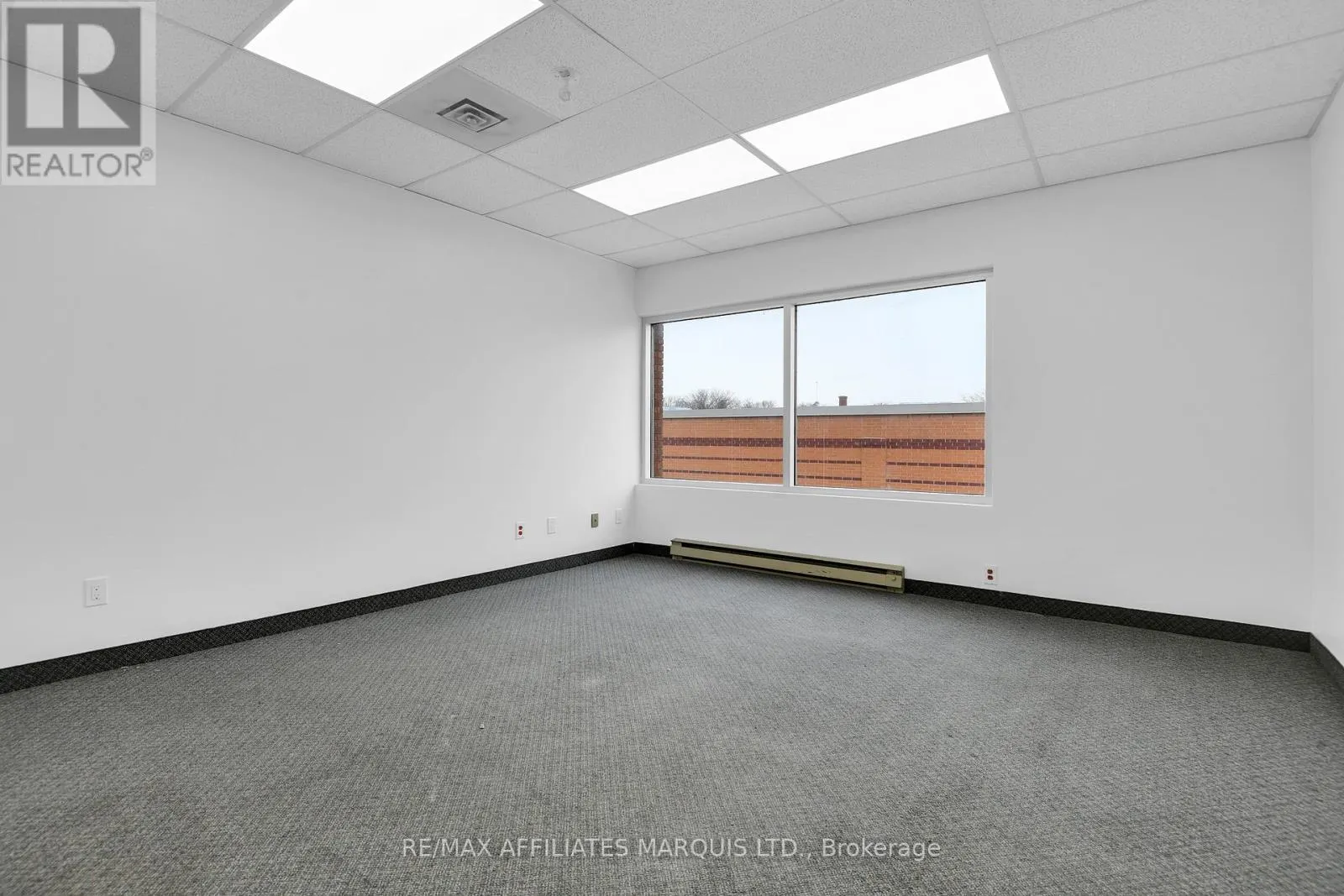 UPSTAIRS/OFFICE ROOM 5 - 41 SECOND STREET W