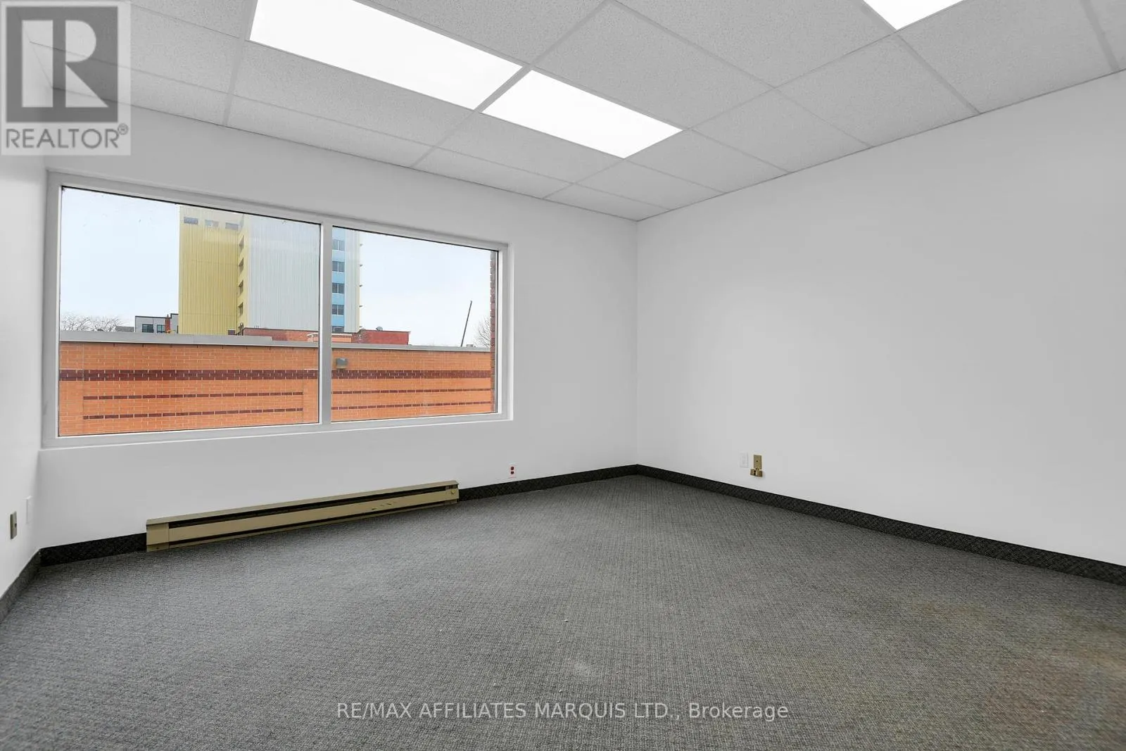 UPSTAIRS/OFFICE ROOM 5 - 41 SECOND STREET W