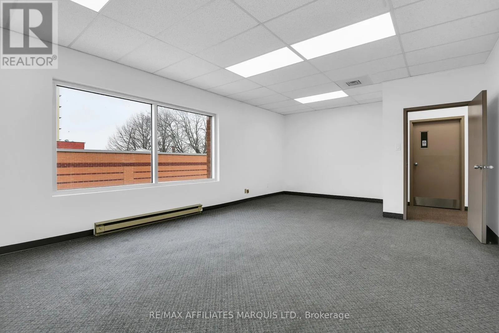 UPSTAIRS/OFFICE ROOM 6 - 41 SECOND STREET W