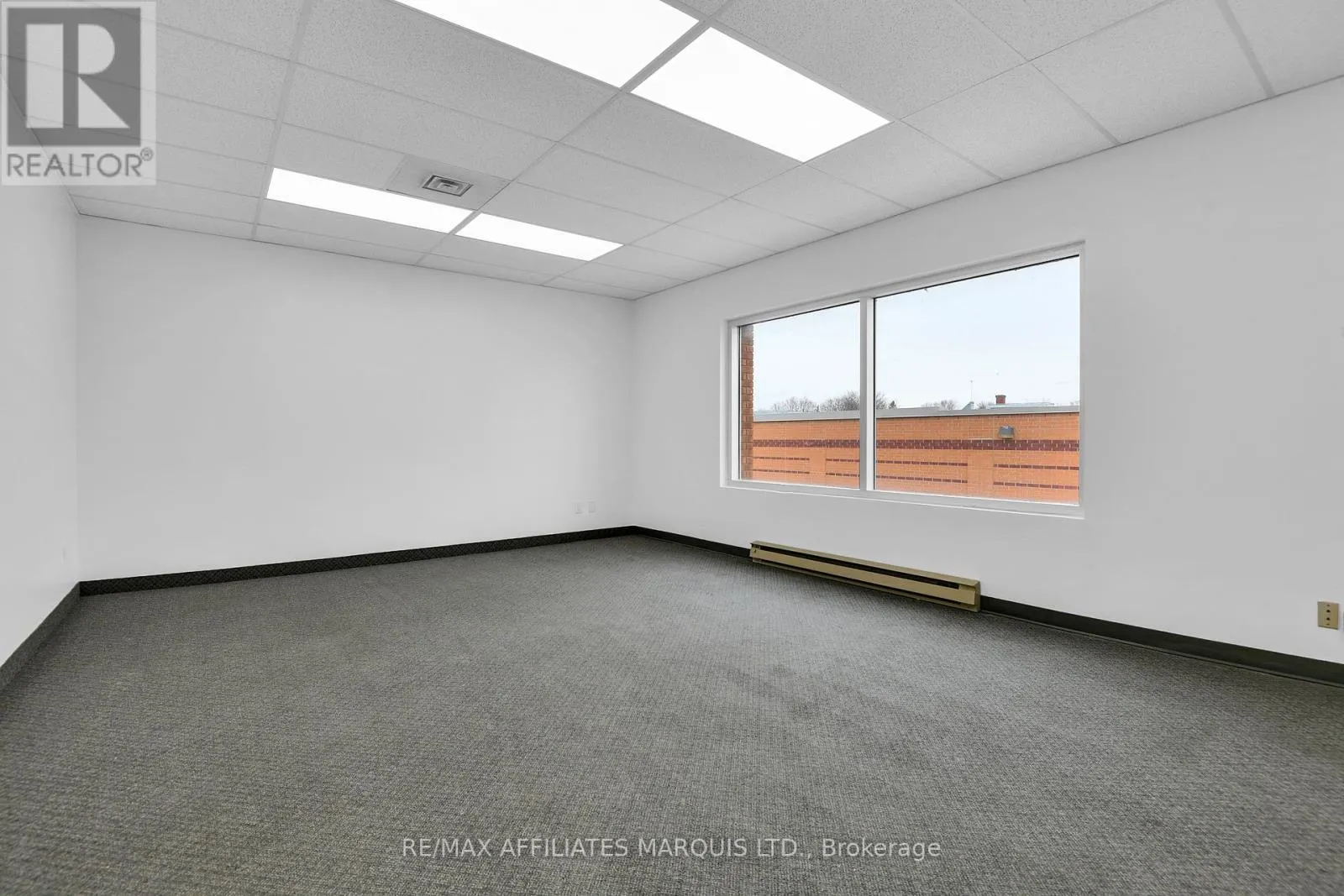 UPSTAIRS/OFFICE ROOM 6 - 41 SECOND STREET W