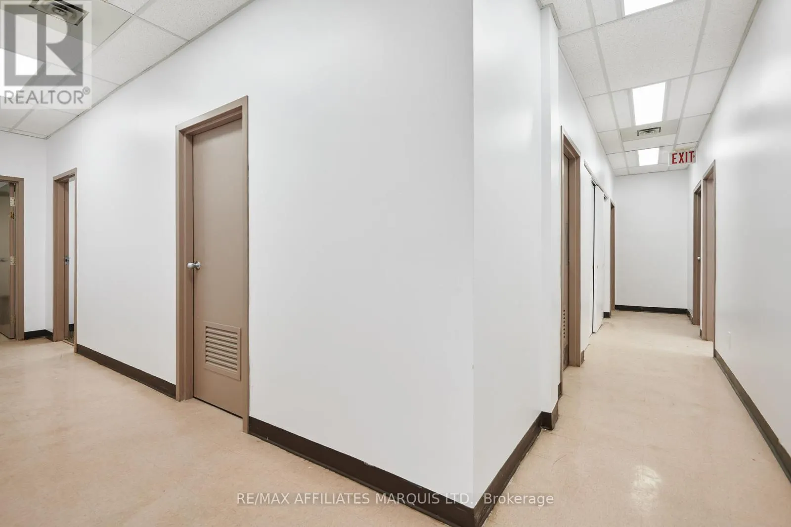 UPSTAIRS/OFFICE ROOM 6 - 41 SECOND STREET W