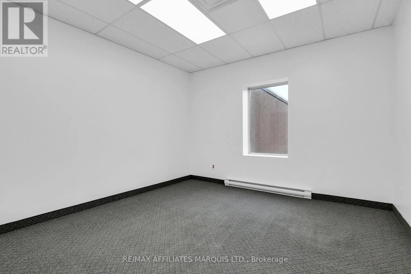 UPSTAIRS/OFFICE ROOM 6 - 41 SECOND STREET W