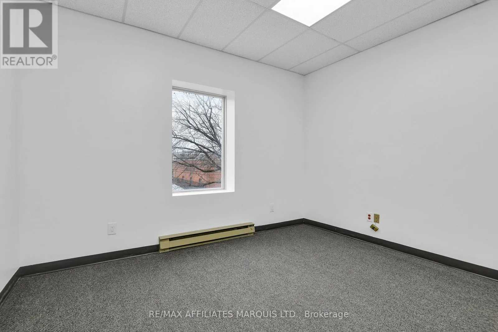 UPSTAIRS/OFFICE ROOM 6 - 41 SECOND STREET W