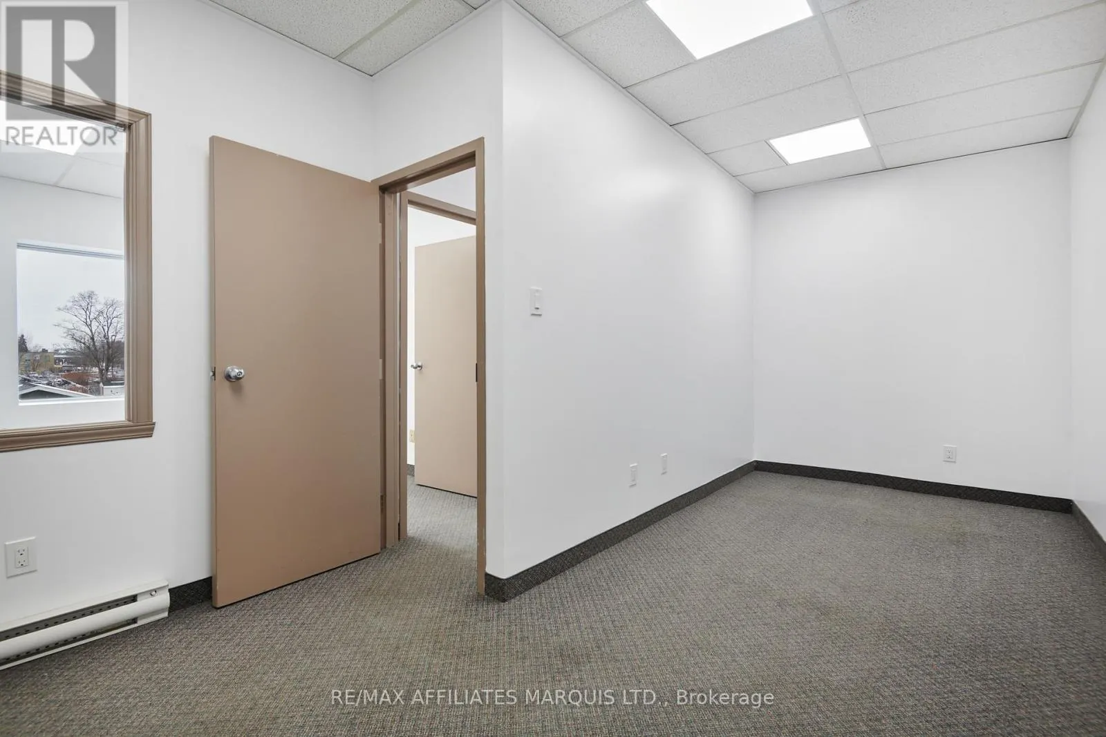 UPSTAIRS/OFFICE ROOM 6 - 41 SECOND STREET W