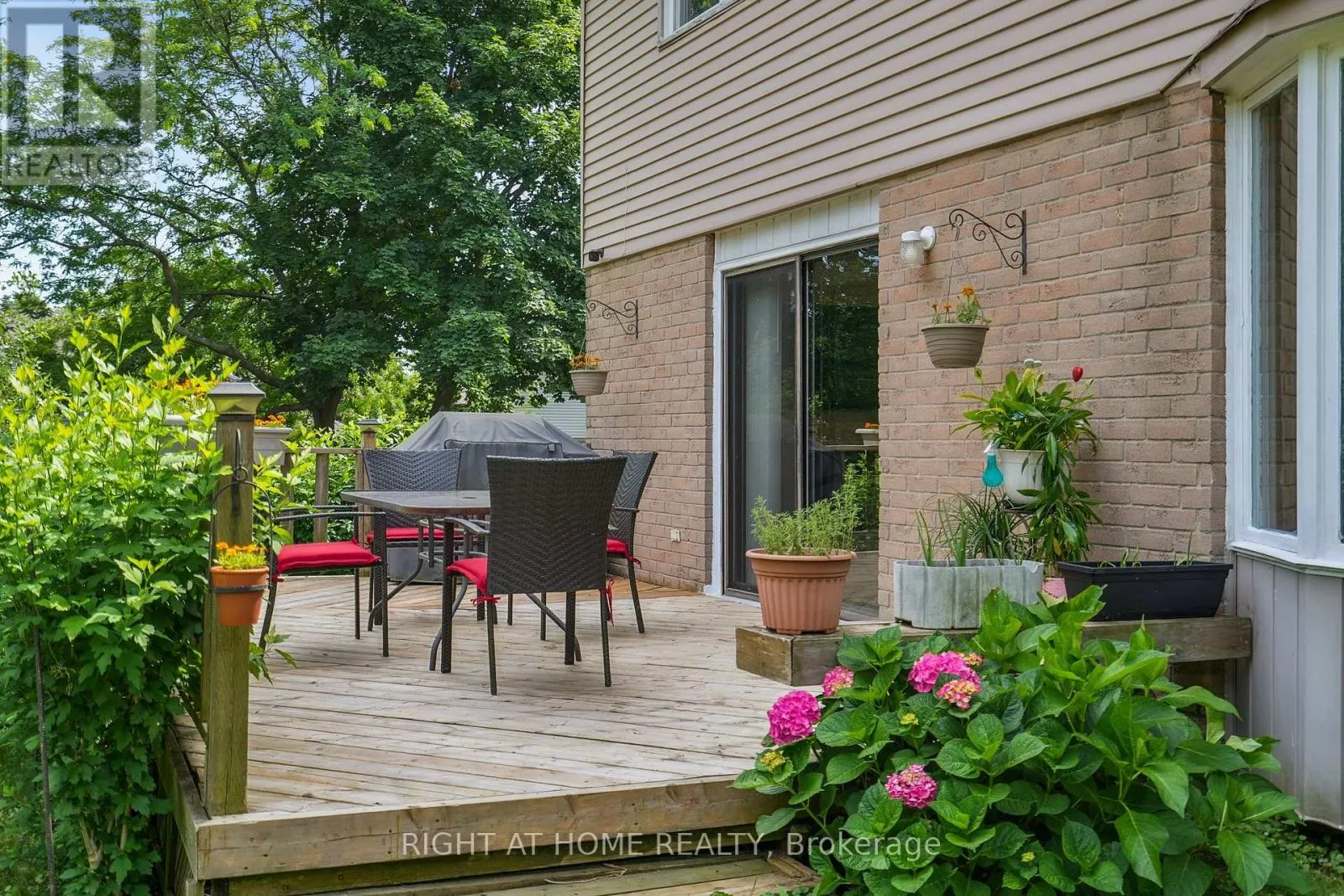 309 AMBERLY BOULEVARD