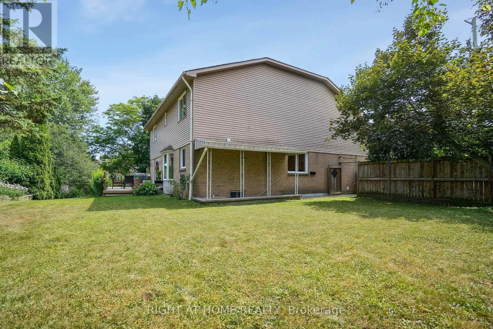 309 AMBERLY BOULEVARD