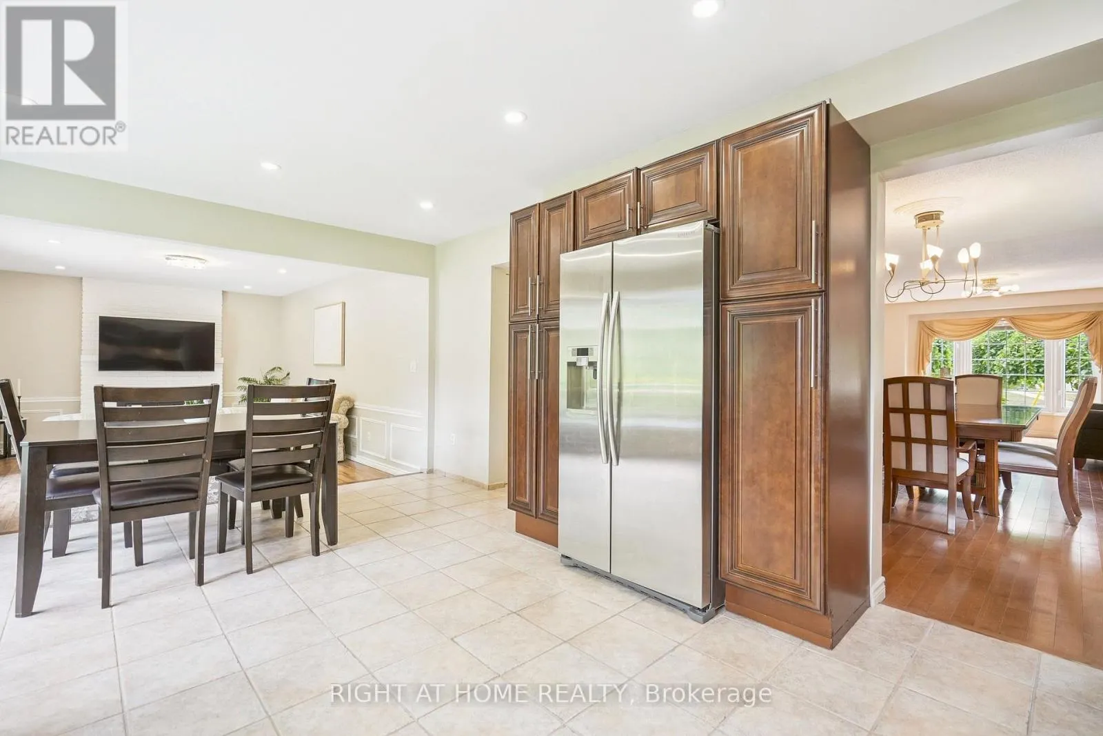 309 AMBERLY BOULEVARD