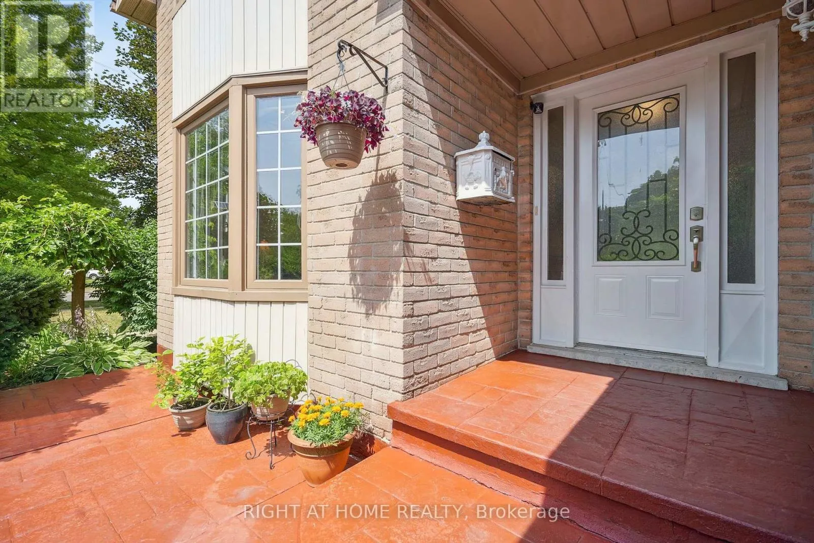 309 AMBERLY BOULEVARD