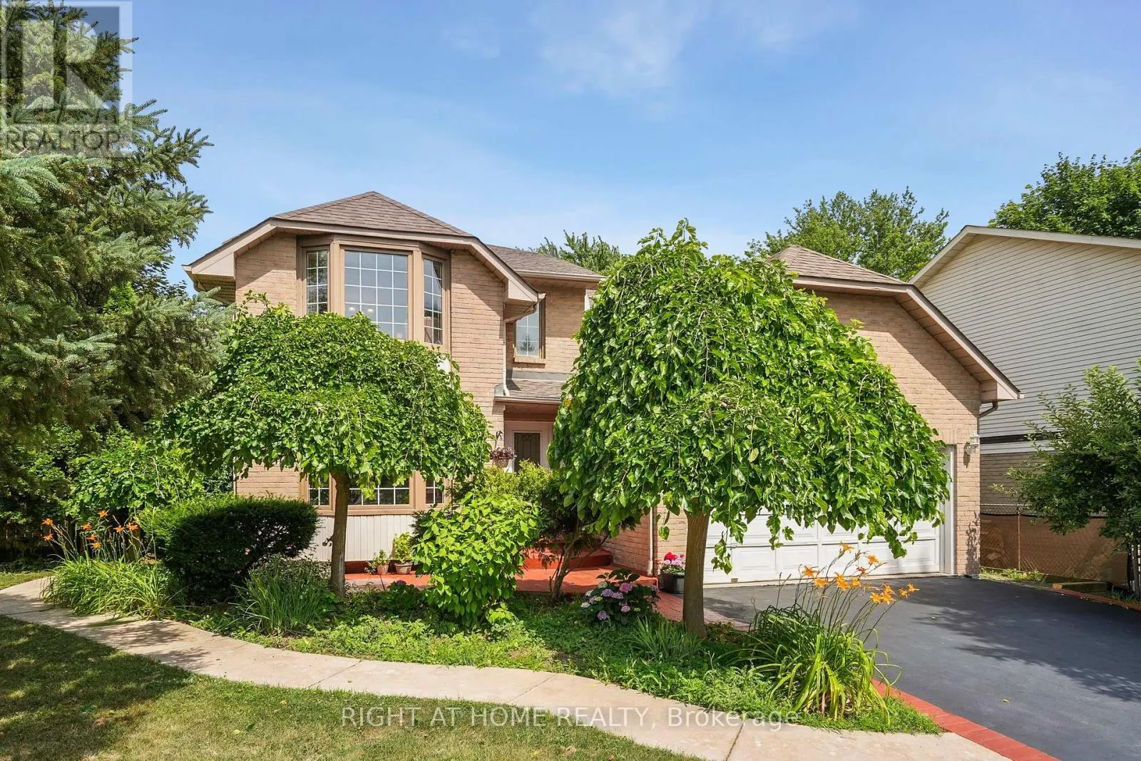309 AMBERLY BOULEVARD