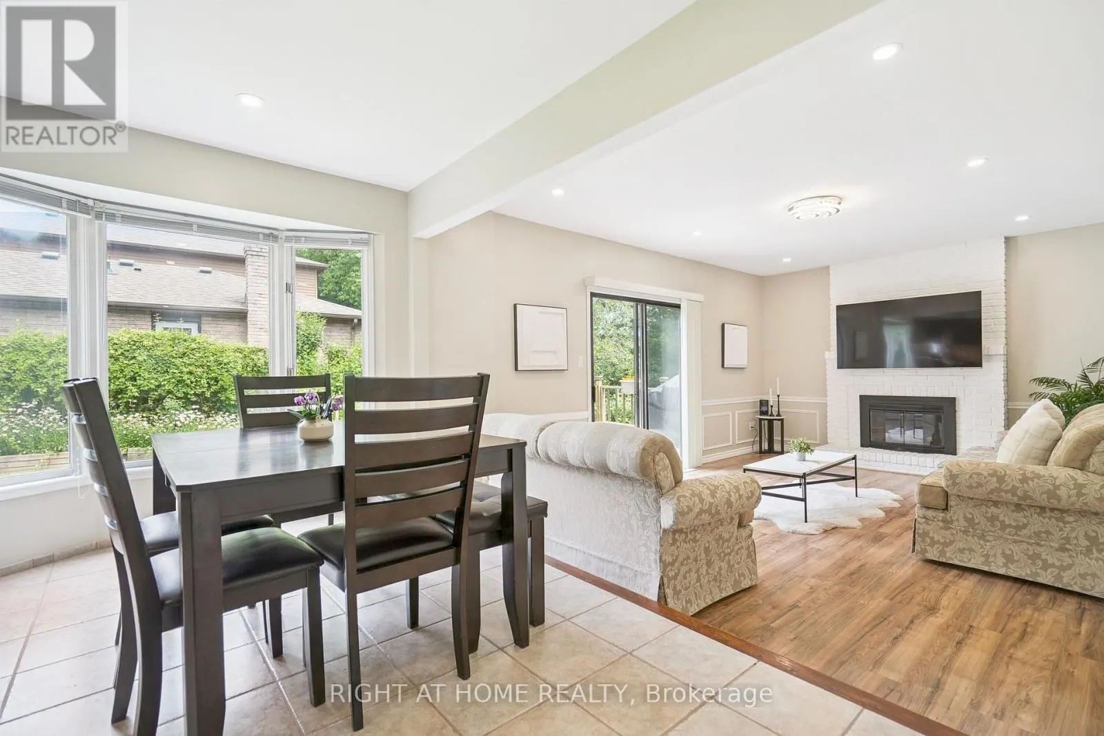 309 AMBERLY BOULEVARD