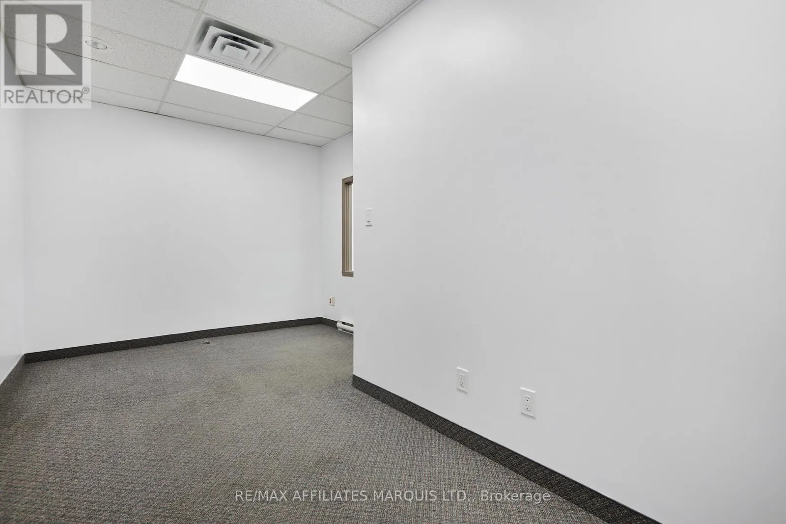 UPSTAIRS/OFFICE ROOM 9 - 41 SECOND STREET W