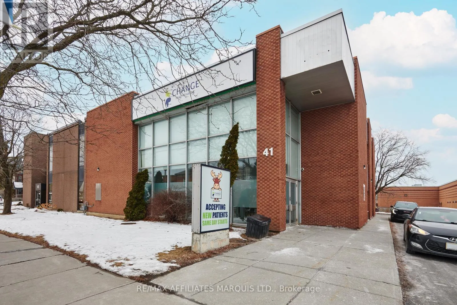 UPSTAIRS/OFFICE ROOM 9 - 41 SECOND STREET W