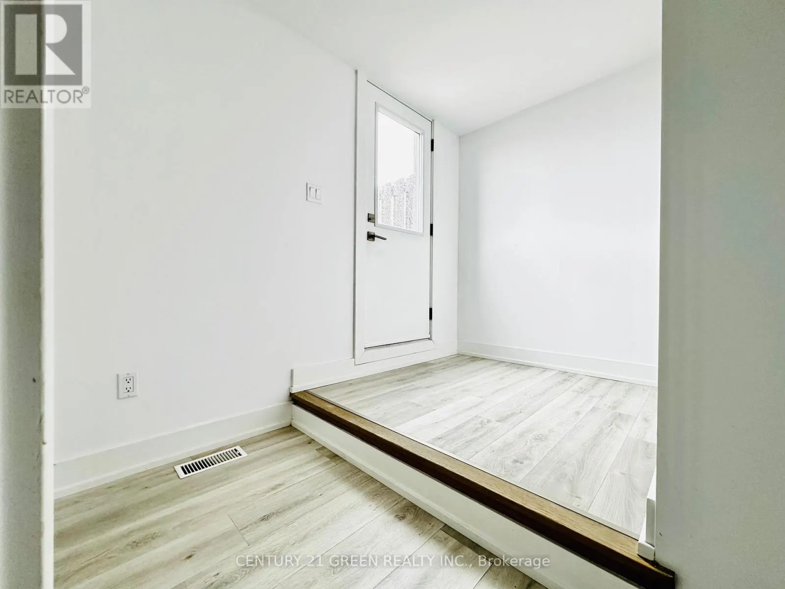 3 SPRING STREET