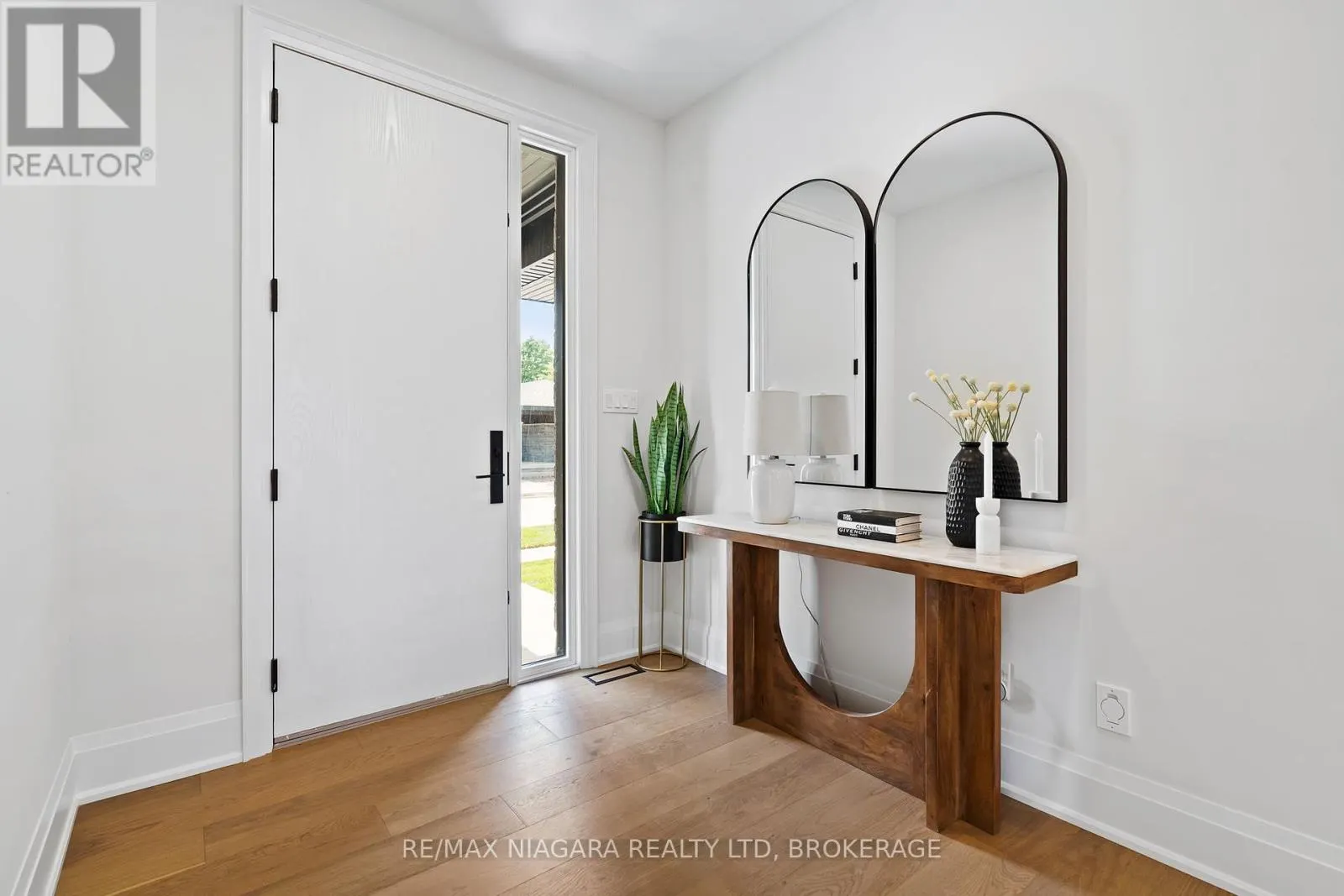 16 ACCURSI CRESCENT