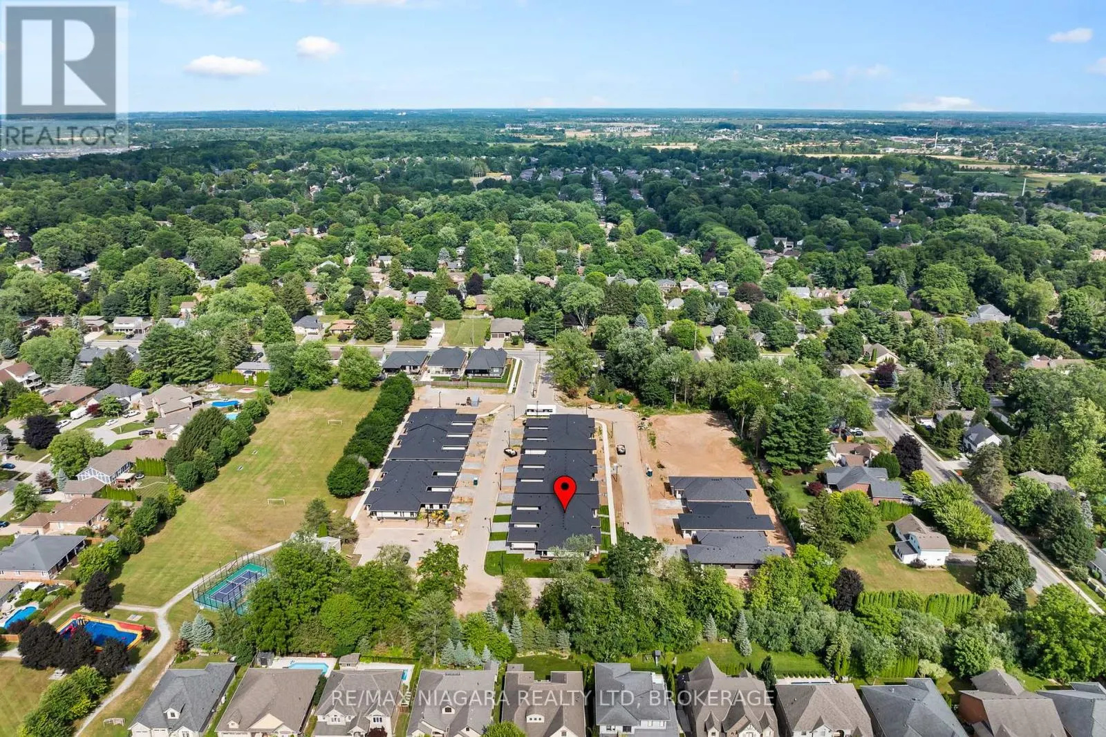 16 ACCURSI CRESCENT