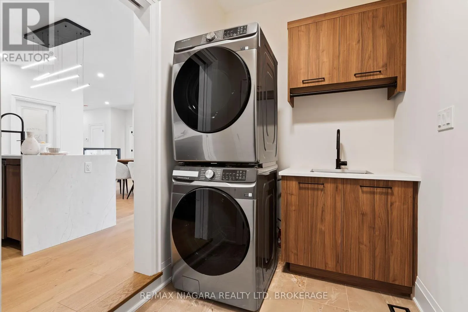 16 ACCURSI CRESCENT