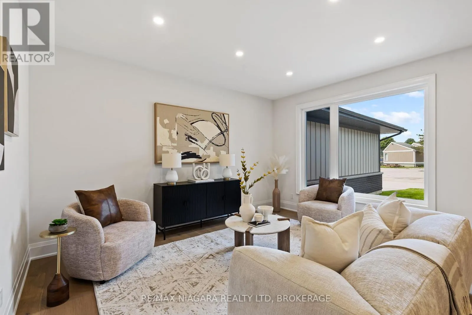 16 ACCURSI CRESCENT