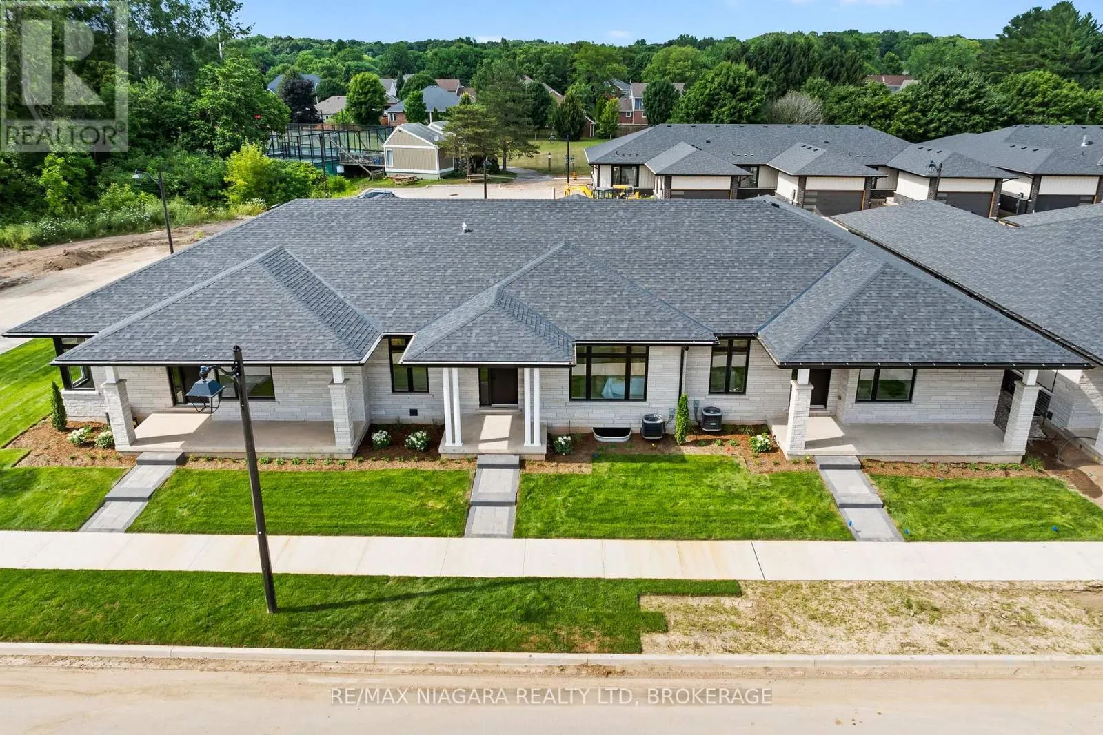 16 ACCURSI CRESCENT
